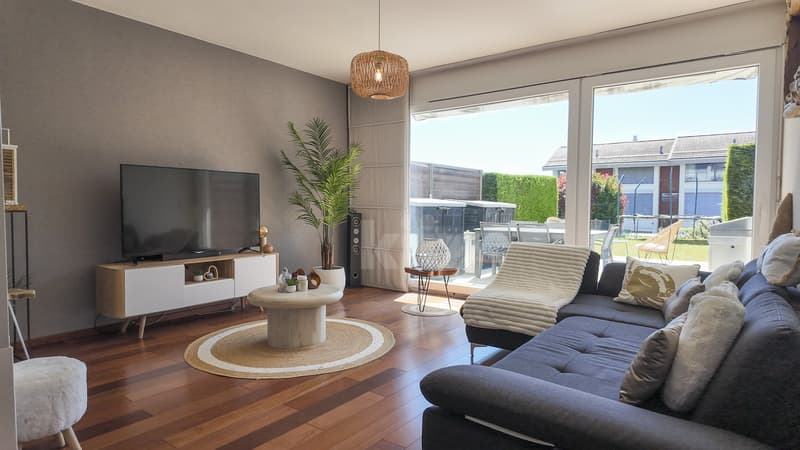 Superbe maison contiguë avec jardin et vue lac (2)