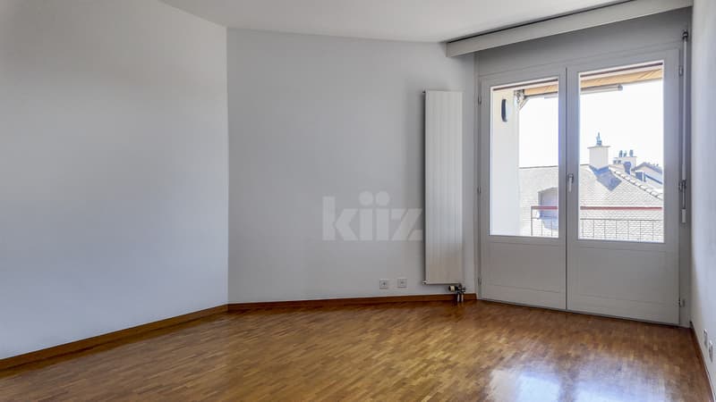 Charmant appartement avec deux balcons (8)