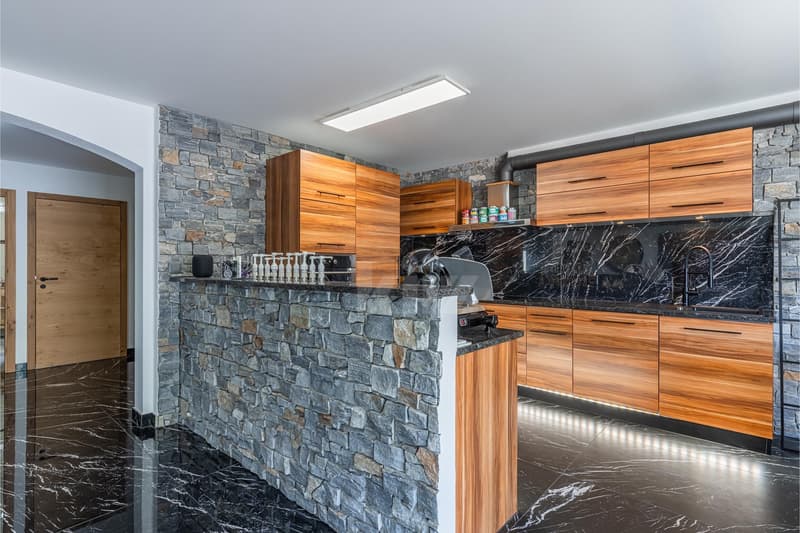 Superbe appartement avec terrasse et vue montagnes (3)