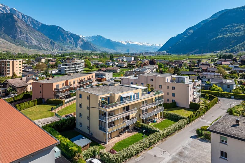 Superbe appartement avec terrasse et vue montagnes (11)
