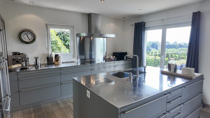 Splendide villa individuelle avec terrasses et grand jardin (5)