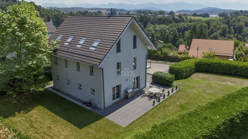 Splendide villa individuelle avec terrasses et grand jardin (12)