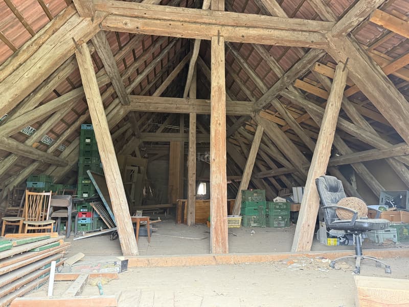 Charmante maison au calme avec un fort potentiel (11)