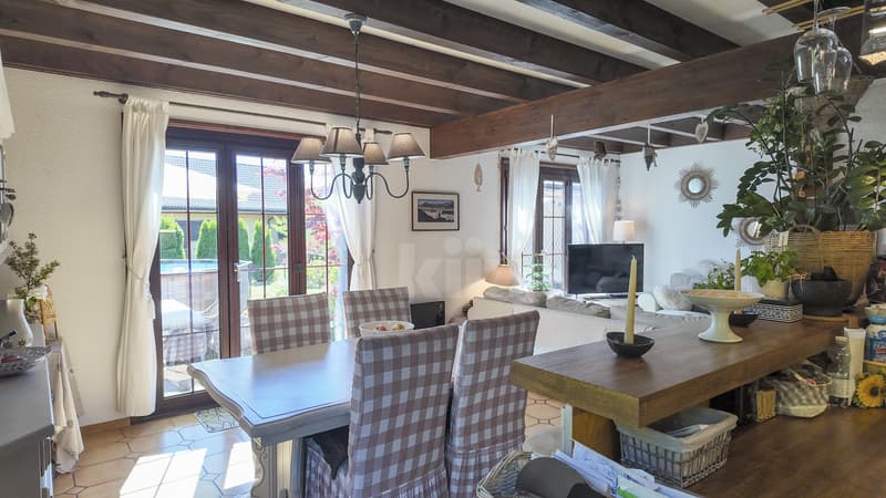 Charmante maison mitoyenne avec jardin (3)