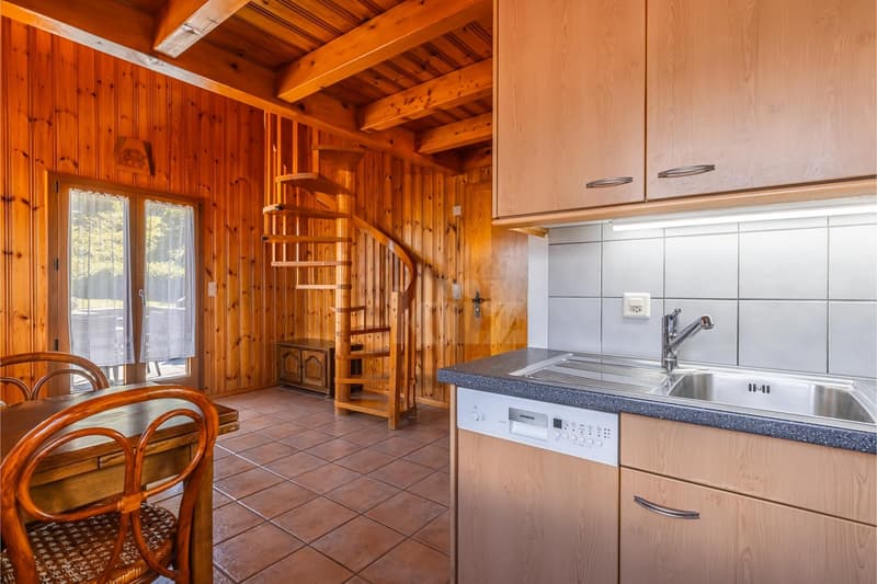Charmant chalet avec terrasse, jardin et vue dégagée (6)