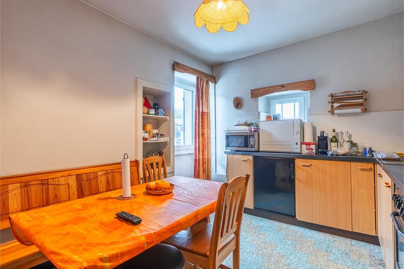 À rénover ! Maison villageoise avec grange attenante (2)