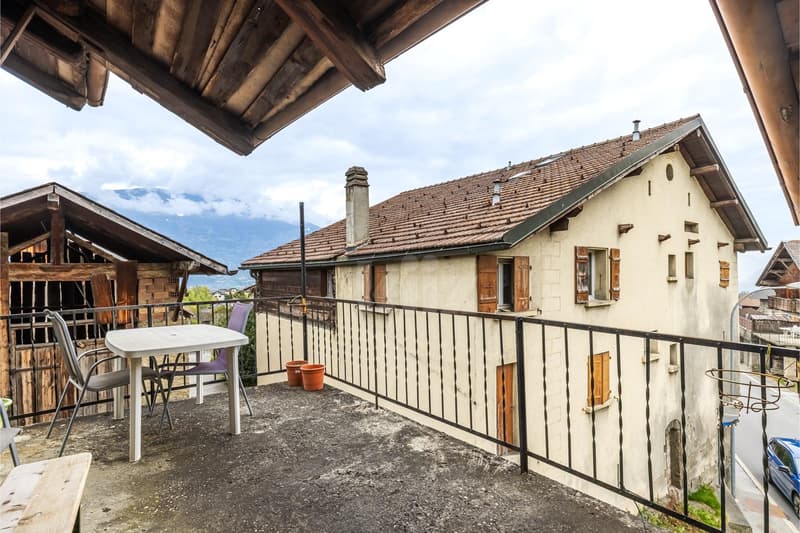 À rénover ! Maison villageoise avec grange attenante (5)