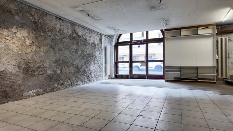 A rénover entièrement : Maison villageoise (2)