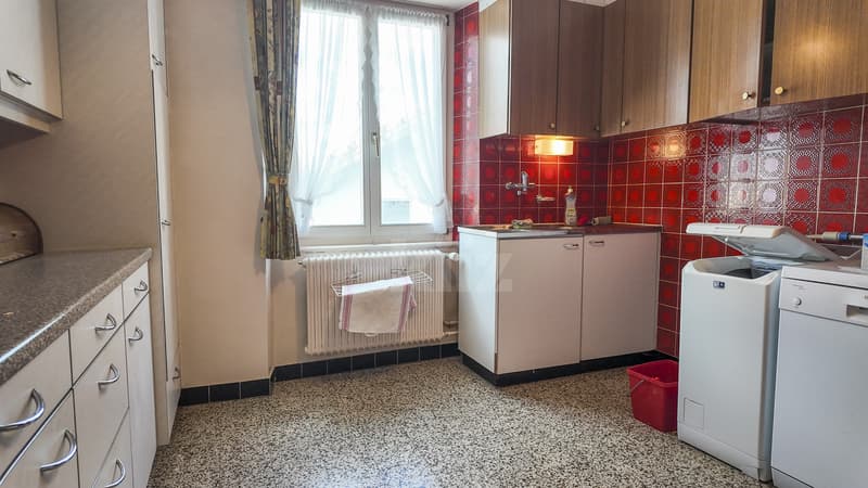 Charmante maison de 3 appartements et un local commercial (9)