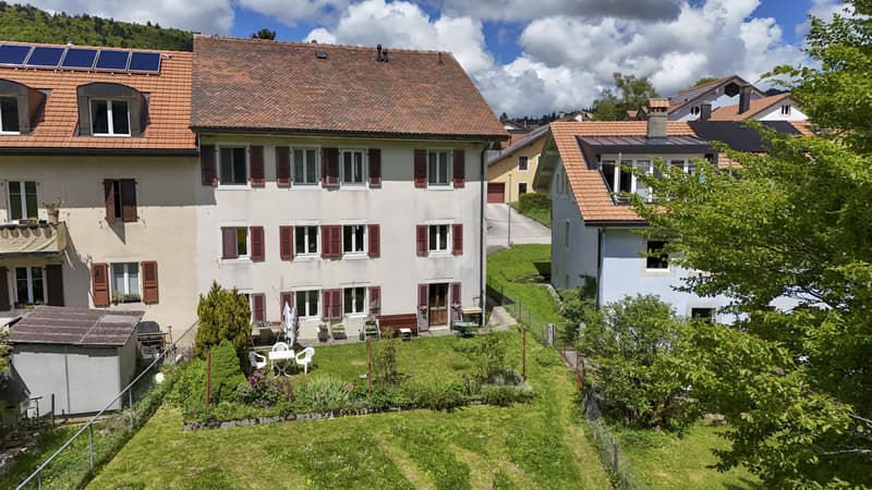 Charmante maison de 3 appartements et un local commercial (12)