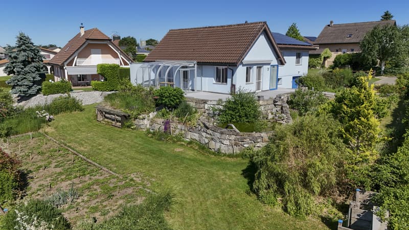 Maison familiale avec grand jardin et vue dégagée (12)
