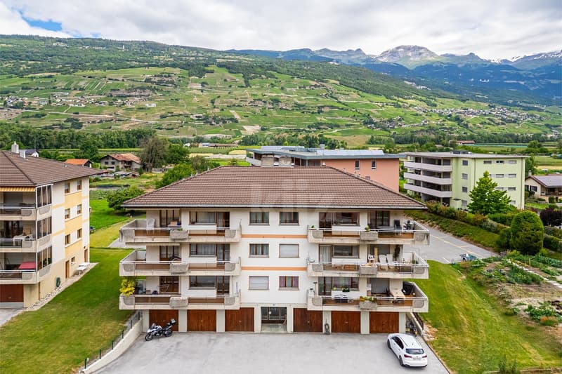Superbe appartement avec balcon et vue montagne (11)
