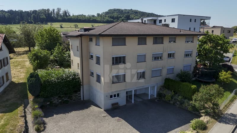 Bel appartement au 2eme étage avec balcon et ascenseur (12)
