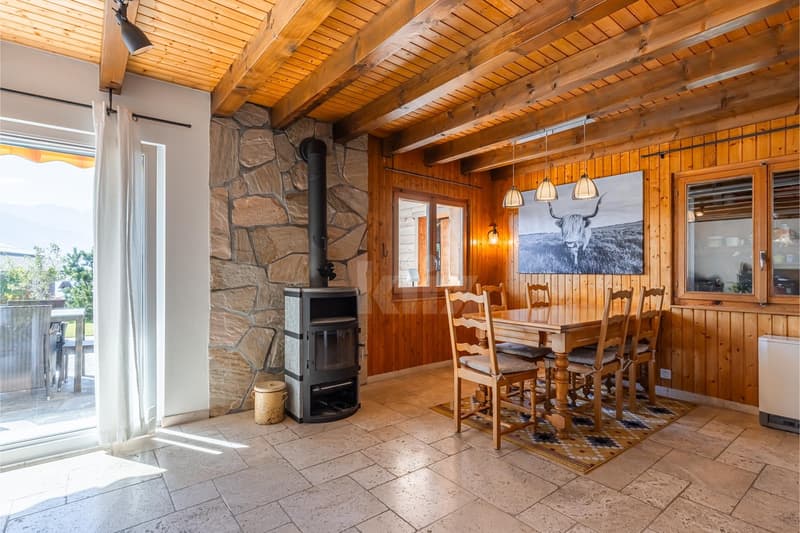 Superbe chalet avec terrasse et vue dégagée (2)