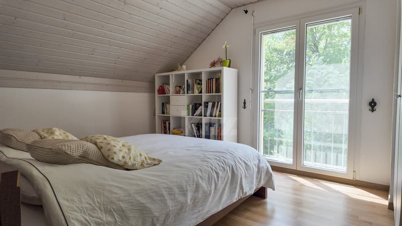 Charmante villa avec terrasses, jardin et vue dégagée (9)
