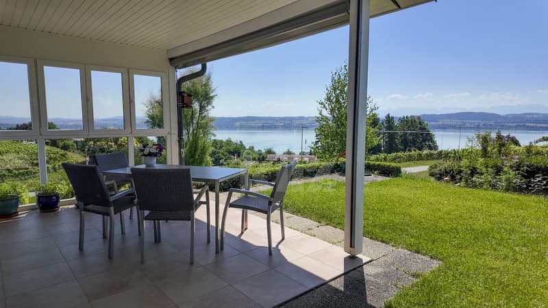 Belle villa soignée avec vue sur le lac et les montagnes (12)