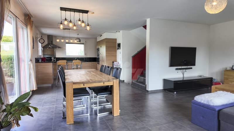 Charmante villa familiale avec piscine (3)