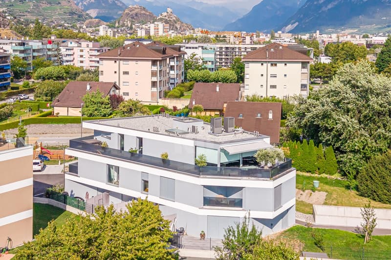 Beau studio récent avec vue sur les montagnes (11)
