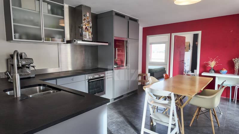 Bel appartement traversant avec balcon (4)