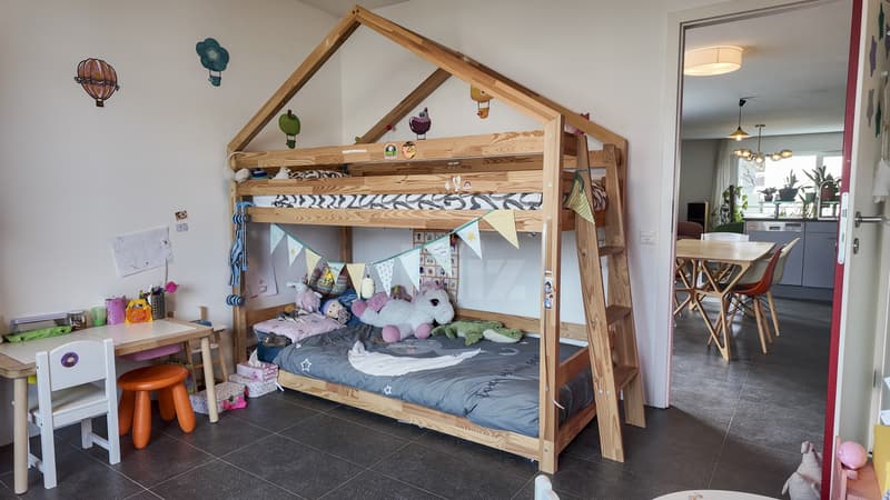 Bel appartement traversant avec balcon (8)