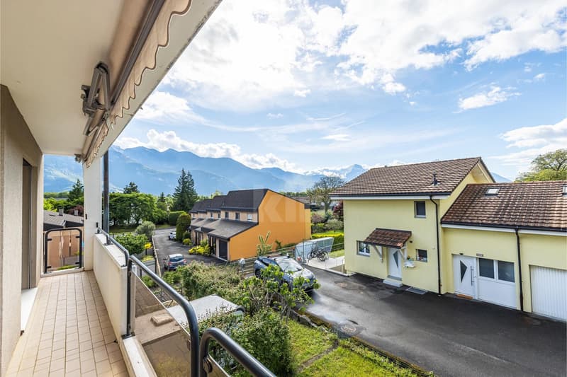 Charmant appartement avec balcon et vue montagnes (7)