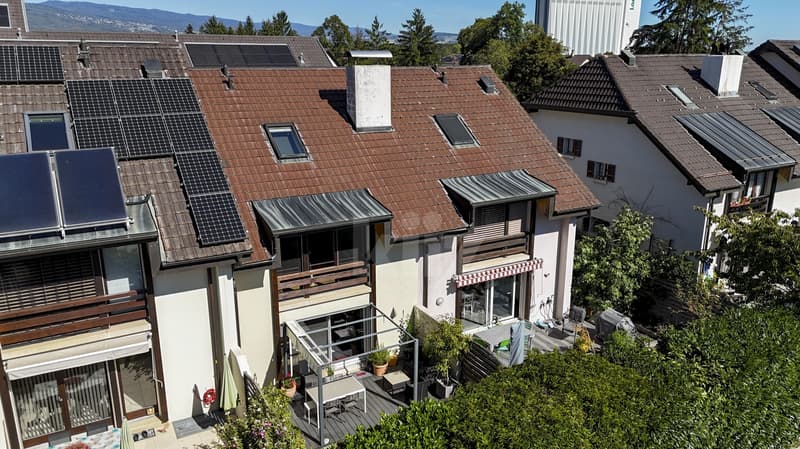 Superbe maison mitoyenne en demi-niveaux avec jardin (12)