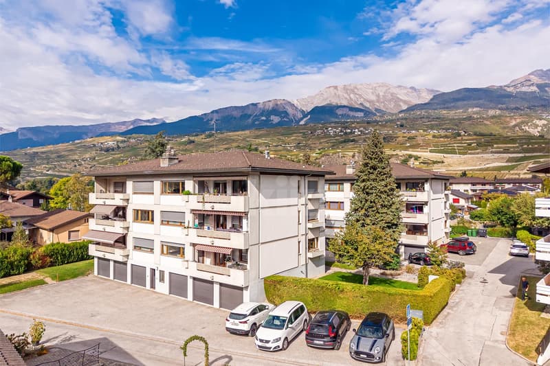 Bel appartement traversant avec balcon et vue dégagée (12)