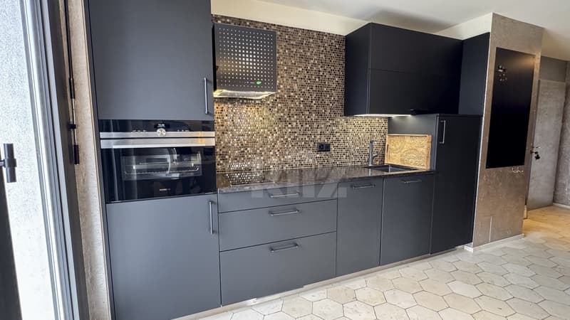Charmant appartement rénové avec balcon (7)