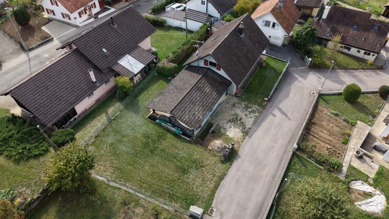 Charmante maison à rénover avec jardin (12)