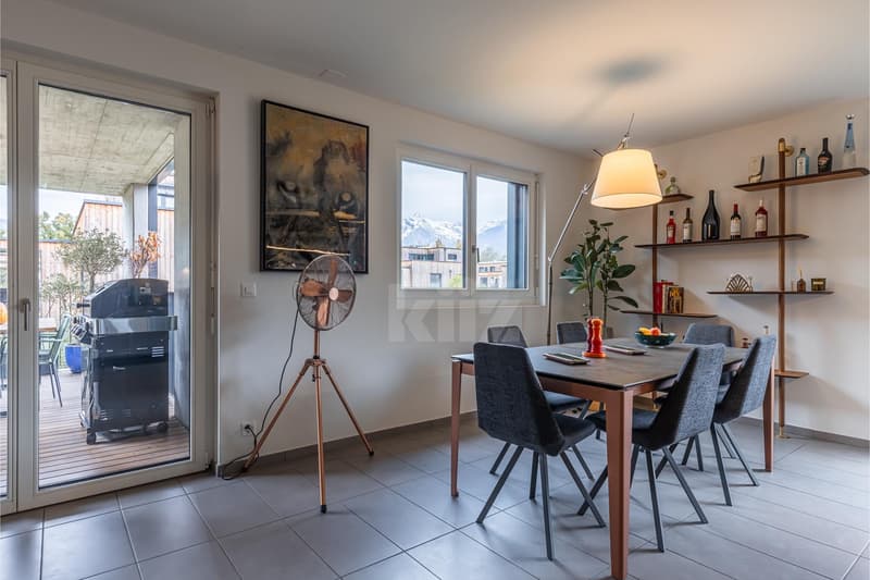 Spacieux appartement traversant avec balcon (5)