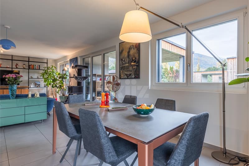 Spacieux appartement traversant avec balcon (2)
