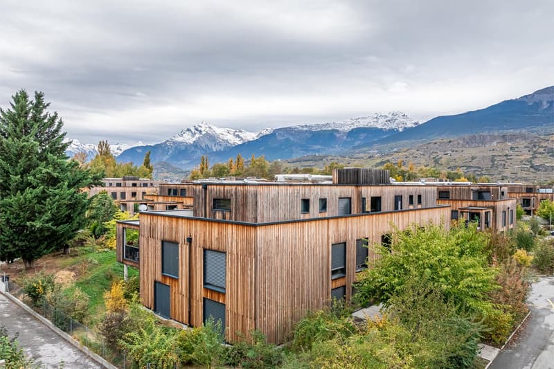 Spacieux appartement traversant avec balcon (12)