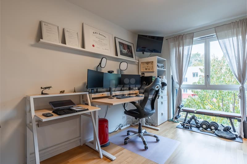 Spacieux appartement traversant avec balcon (10)