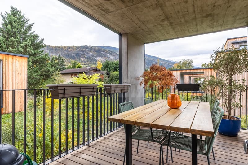 Spacieux appartement traversant avec balcon (6)