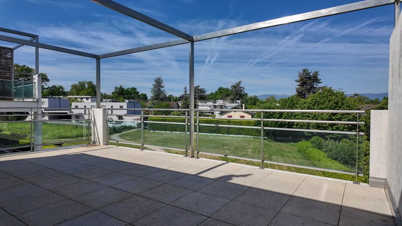 Superbe duplex en attique avec balcon et grande terrasse (3)