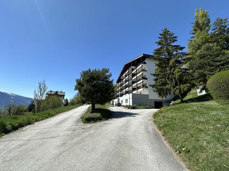 Crans-Montana (Randogne)- Spacieux 4.5 pièces avec vue panoramique et parking en sous-sol (12)