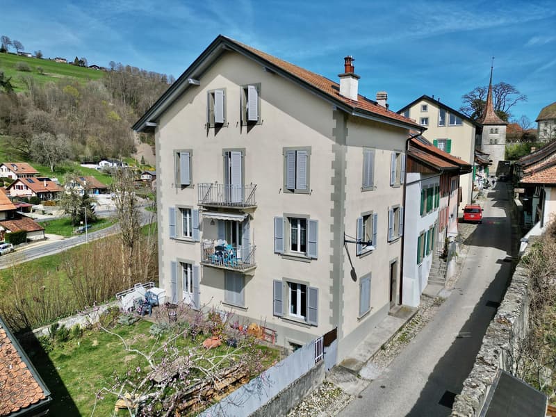 Charmant immeuble composé de 3 appartements loués, idéalement situé rue du bourg, au coeur de Moudon. | homegate.ch