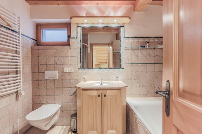 Chalet exceptionnel avec jacuzzi à proximité de la télécabine Medran (12)
