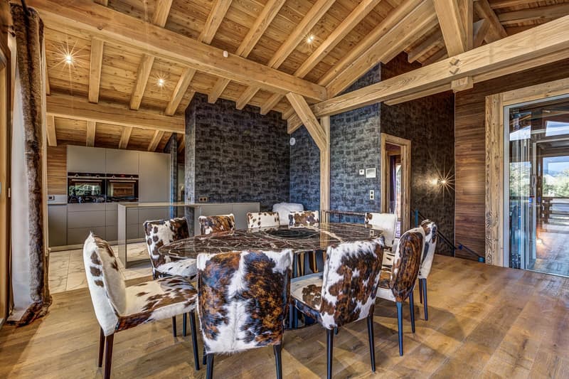 Unique opportunity to acquire a beautiful, new chalet in Combloux. (4)