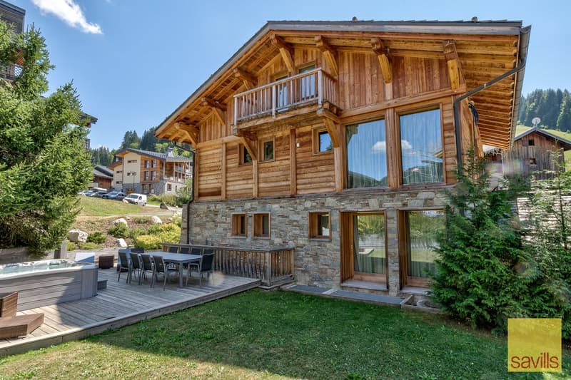 Un chalet eccezionalmente progettato e raro, a 50 metri dalle piste a Les Gets (24)