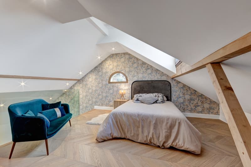 Stunning 320 m² villa fully renovated with high-End features, just steps from the Jussy village. (13)