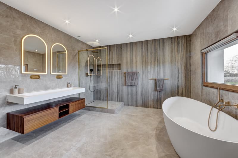 Stunning 320 m² villa fully renovated with high-End features, just steps from the Jussy village. (8)