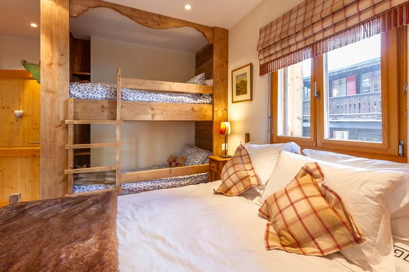 Charming Alpine apartment with Cozy Interiors and Stunning Mountain Views (8)