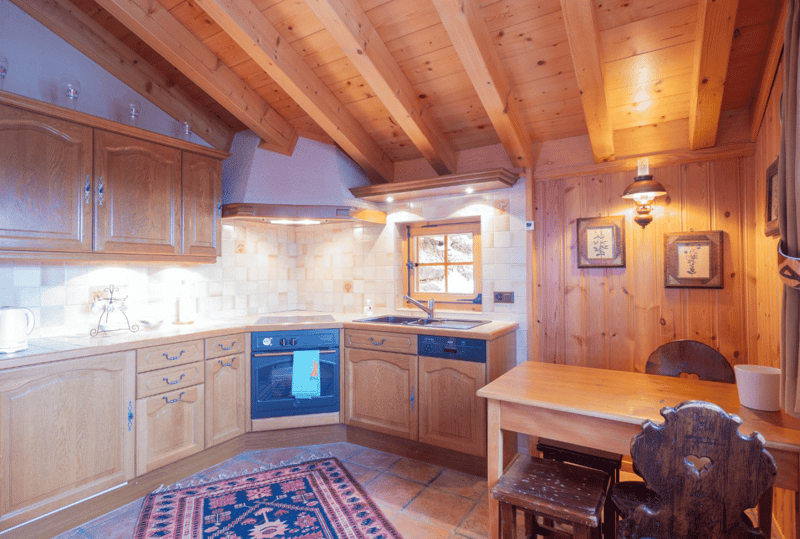 Two chalets with distinctive character, offering epic views over the mountains and valley. (5)