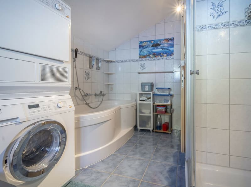 APPARTEMENT AVEC GARAGE ET BALCON - VUE PANORAMIQUE - EN EXCLUSIVITÉ (8)