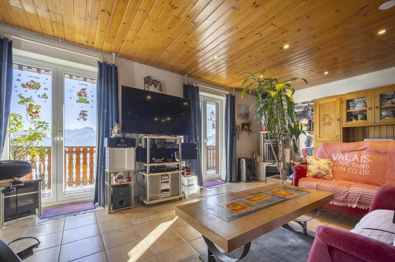 APPARTEMENT AVEC GARAGE ET BALCON - VUE PANORAMIQUE - EN EXCLUSIVITÉ (4)