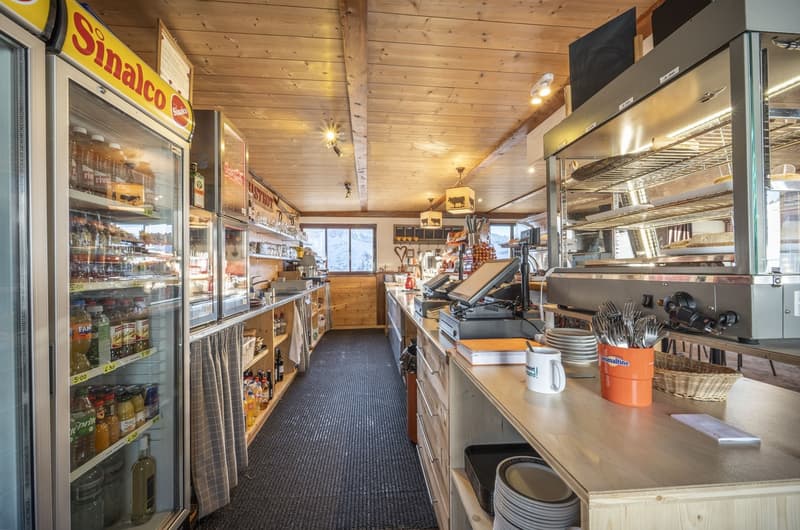 RESTAURANT SUR LES PISTES - TERRASSE VUE DENTS-DU-MIDI - EXCLUSIVITÉ (5)