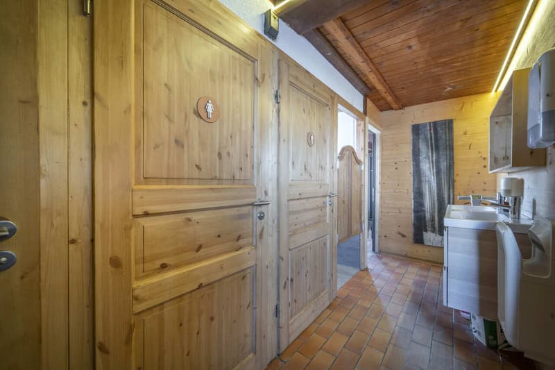 RESTAURANT SUR LES PISTES - TERRASSE VUE DENTS-DU-MIDI - EXCLUSIVITÉ (6)