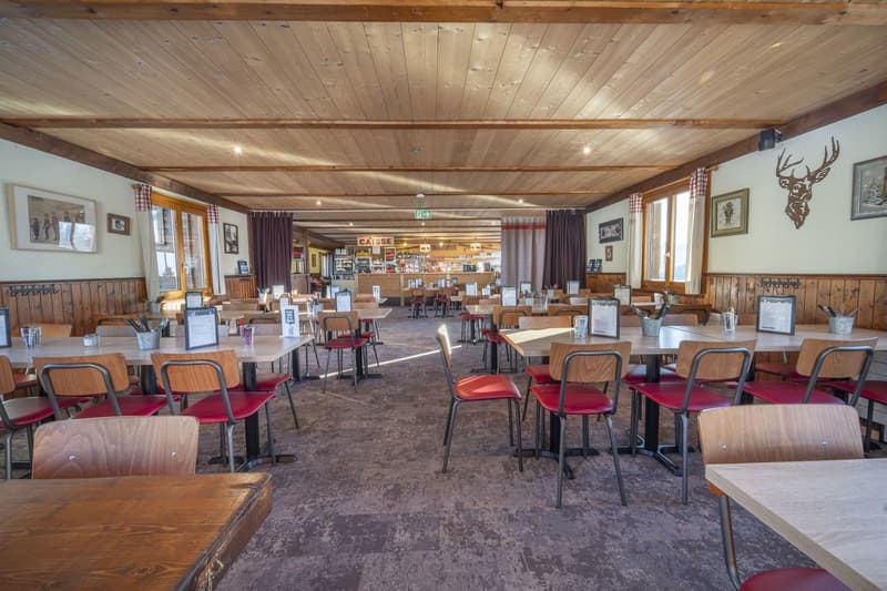 RESTAURANT SUR LES PISTES - TERRASSE VUE DENTS-DU-MIDI - EXCLUSIVITÉ (3)