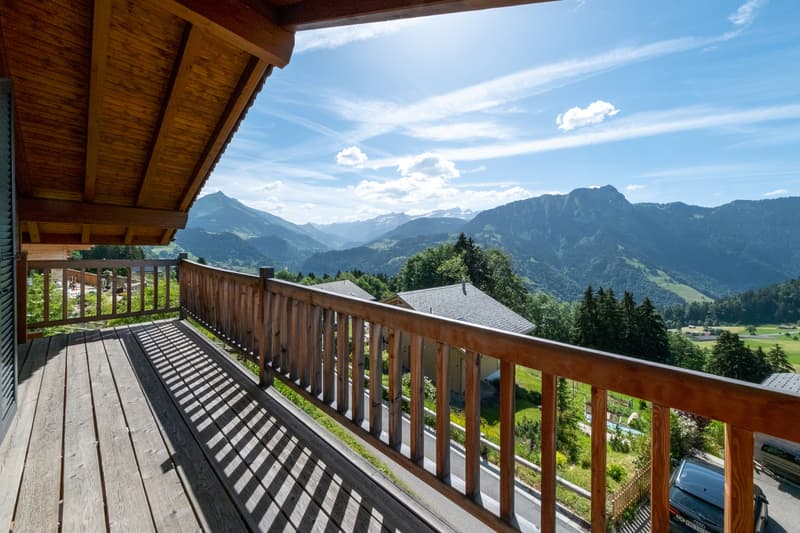 CHALET - BALCONS, TERRASSE, JARDIN - VUE PANORAMIQUE - EN EXCLUSIVITÉ (2)